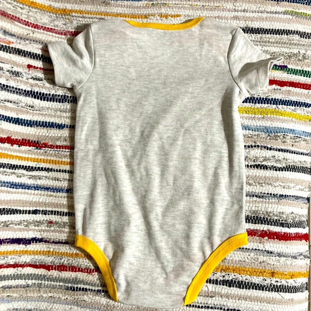 💛Disney Winnie the Pooh onesie new with tags